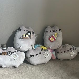 5 pusheen stuffed animals